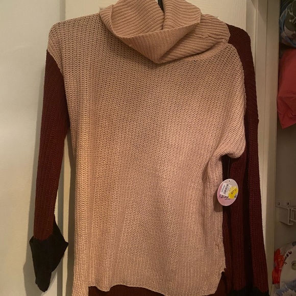 Sweater - Picture 6 of 7